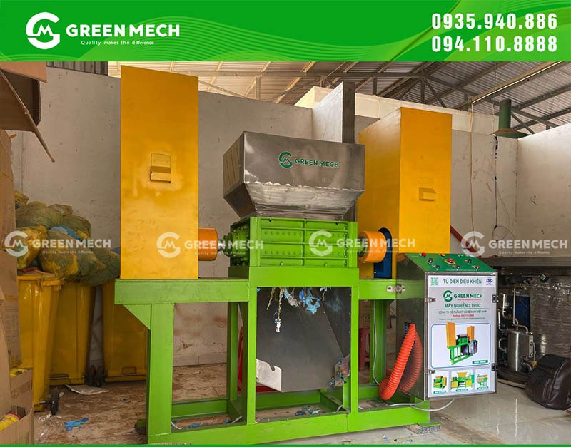 Máy nghiền 2 trục nghiền phế liệu hiệu quả, giúp xử lý nhanh các vật liệu cồng kềnh và tái chế thành nguyên liệu tái sử dụng trong công nghiệp