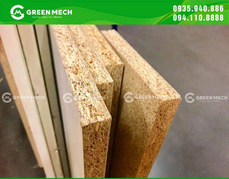 Ván ép được tạo ra sau khi sử dụng máy bóc vỏ cây của GREEN MECH